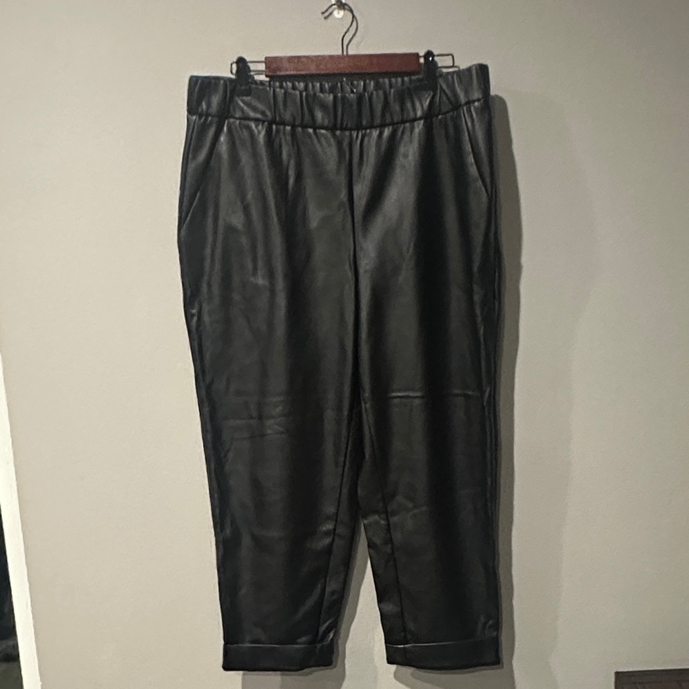 a new day Black Cropped Pants